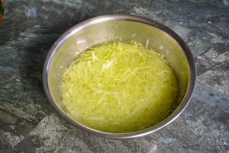 soak the papaya in water