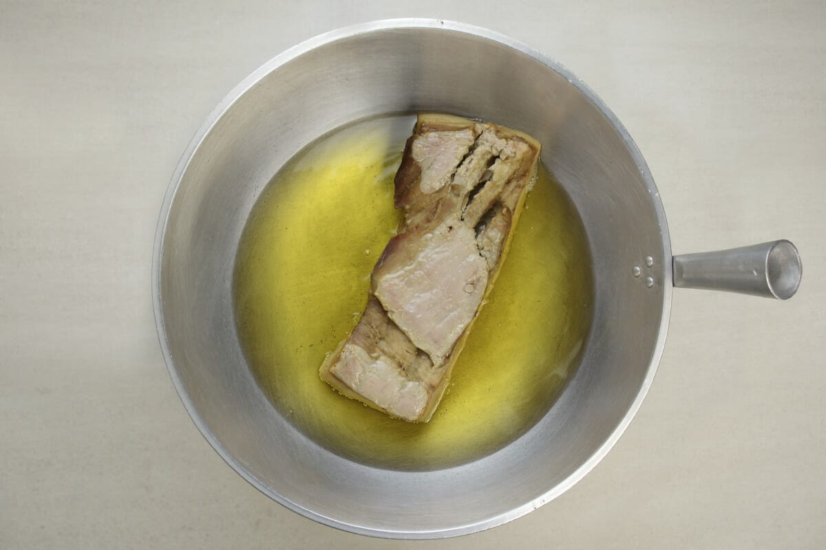 lechon step 6 cook pork skin in oil